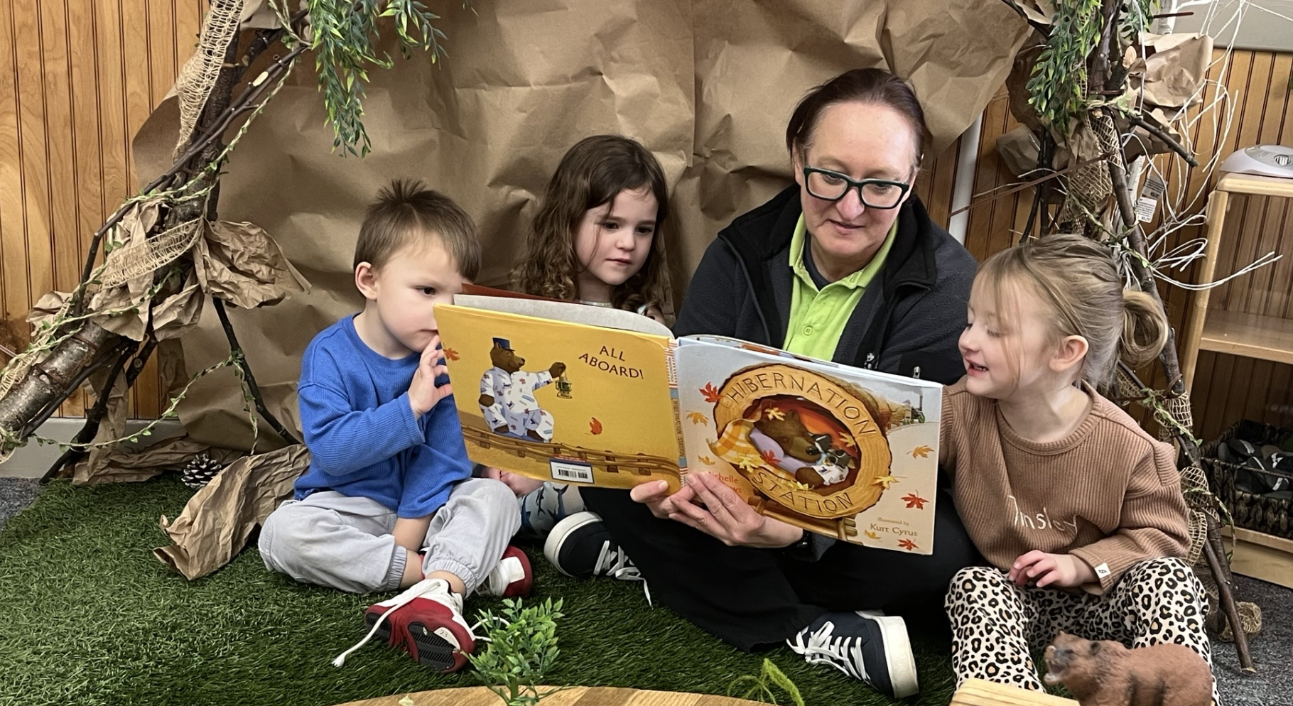 Photo of Toledo-area preschool children in Reggio Emilia lesson on hibernation